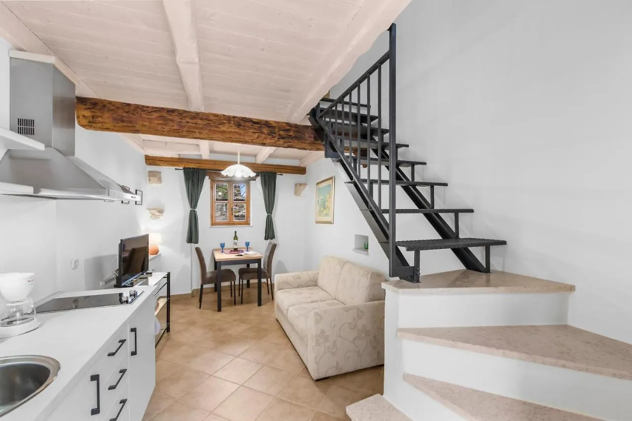 Adorable Apartment San Rocco 2 Pićan