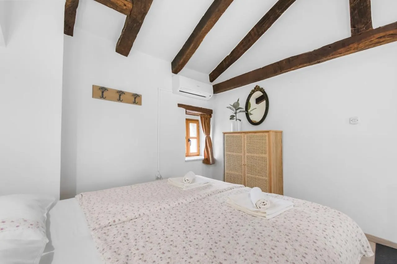 Adorable Apartment San Rocco 2 Pićan Hırvatistan